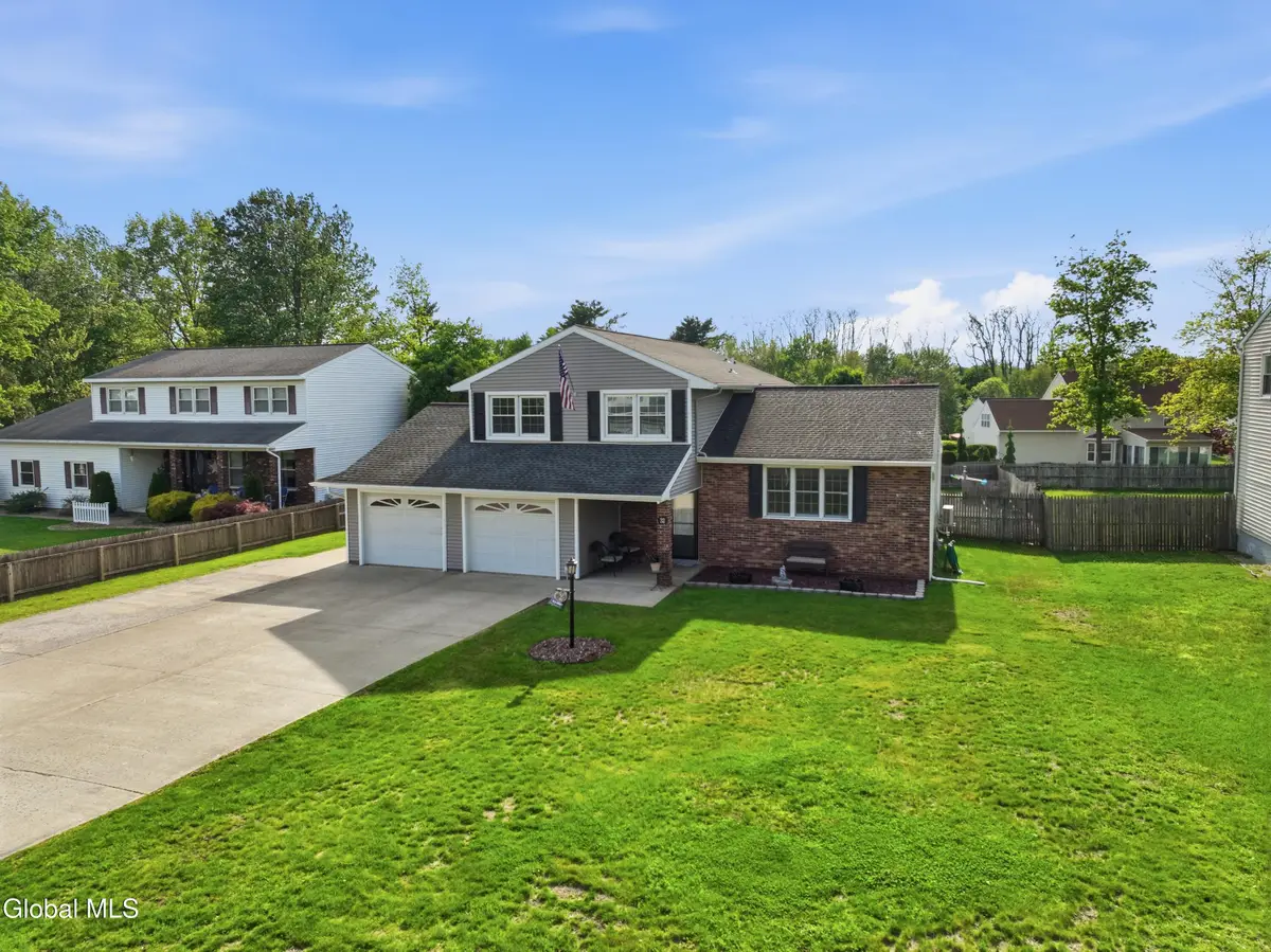 32 Willoughby Drive, Colonie, NY 12205 - #1