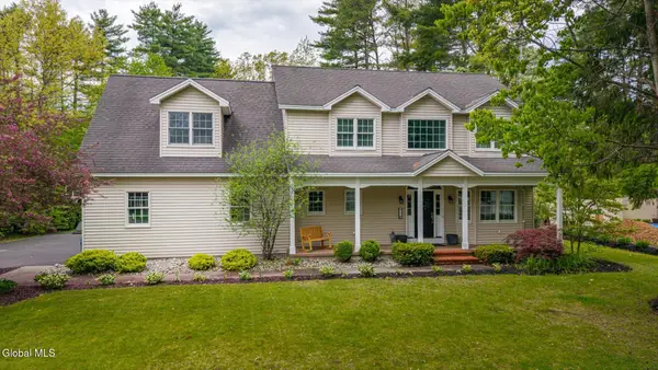 17 Kimberly Lane, Queensbury, NY 12804