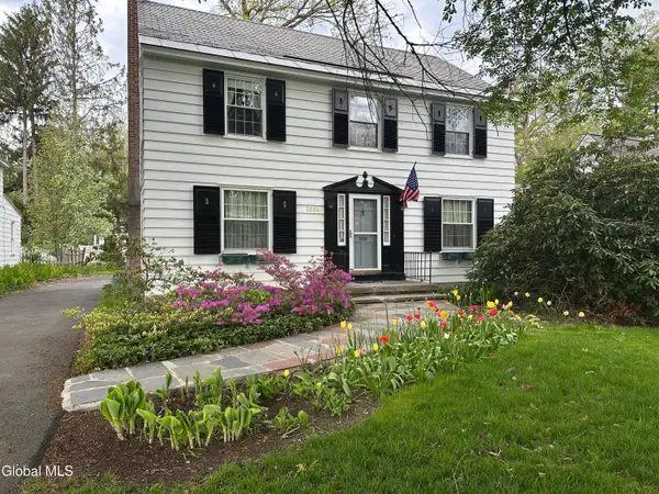 1555 Dean Street, Niskayuna, NY 12309