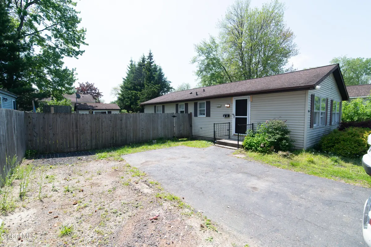 15 Maryland Avenue, Colonie, NY 12205 - #1