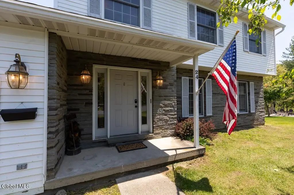 24 Frances Lane, Bethlehem, NY 12203 - #1