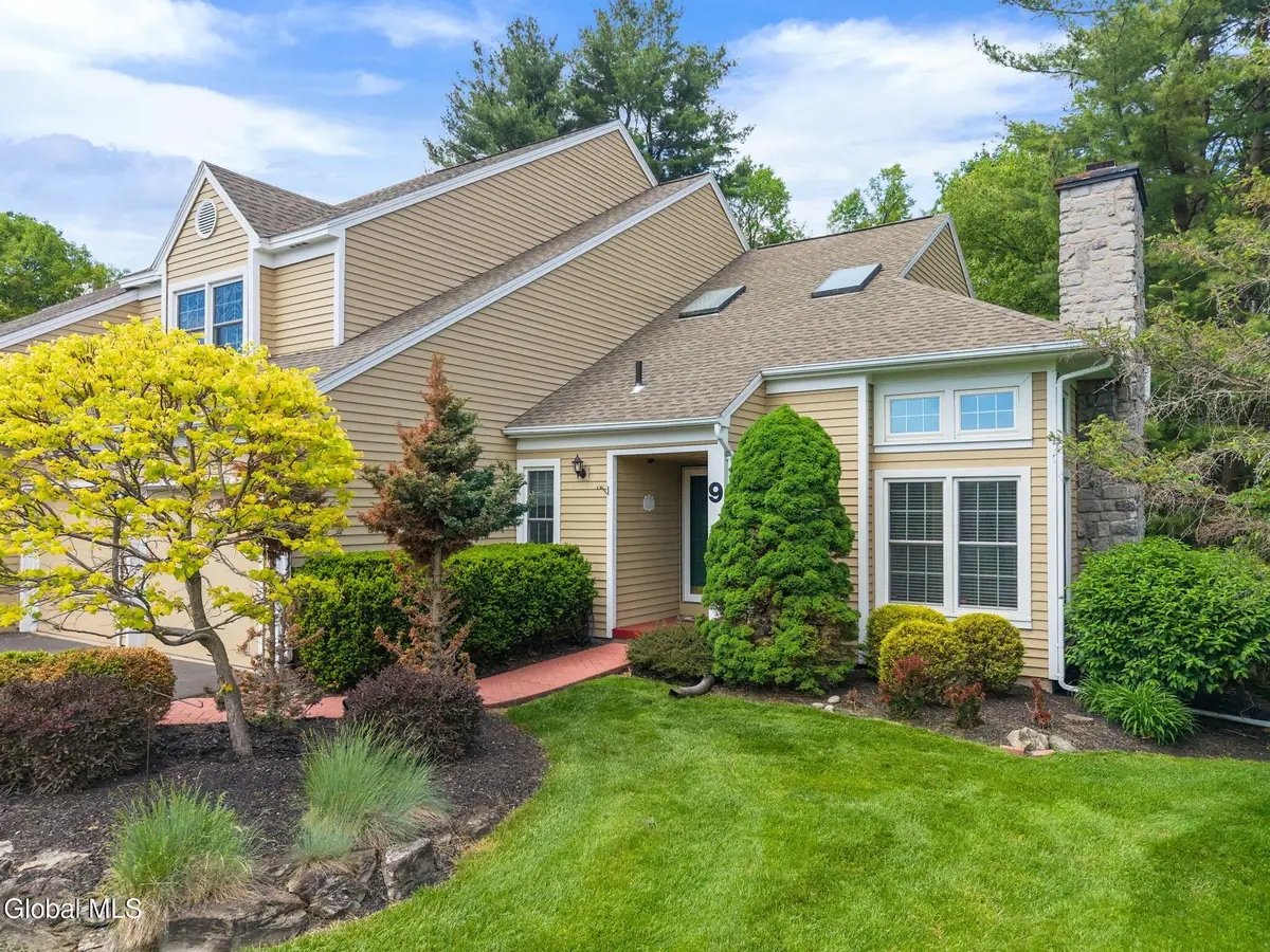 9 Ridgefield Drive, Guilderland, NY 12186 - #1