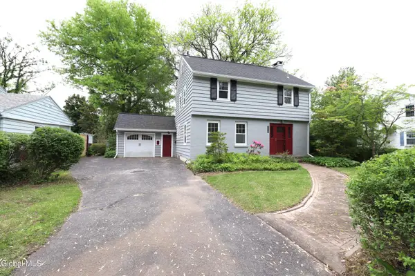 2132 Niskayuna Drive, Niskayuna, NY 12309