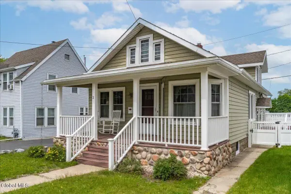 2 Selden Street, Schenectady, NY 12304
