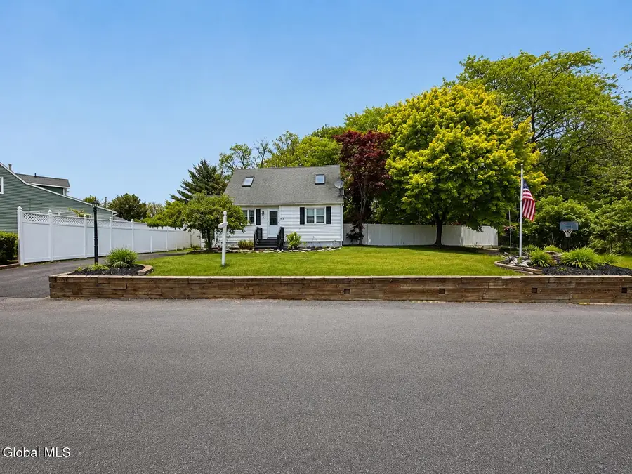 2 David Court, Colonie, NY 12205 - #3