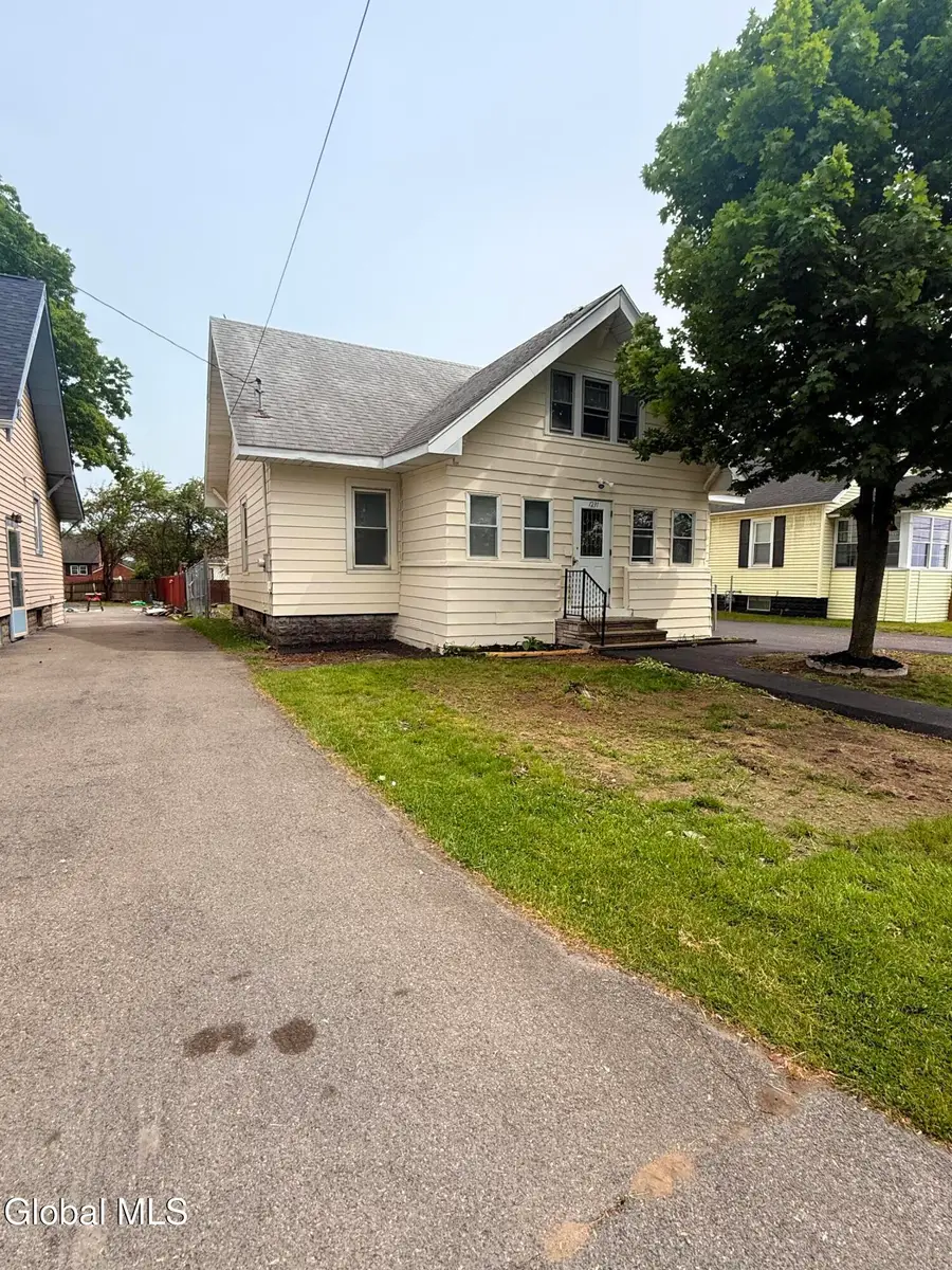 1231 N Westcott Road, Rotterdam, NY 12306 - #3