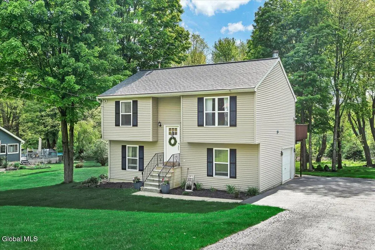 160 Maple Avenue, Glenville, NY 12302 - #1