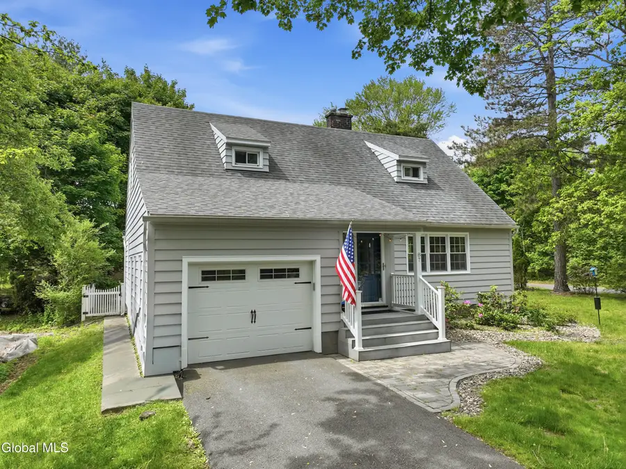 87 Murray Avenue, Bethlehem, NY 12054 - #2
