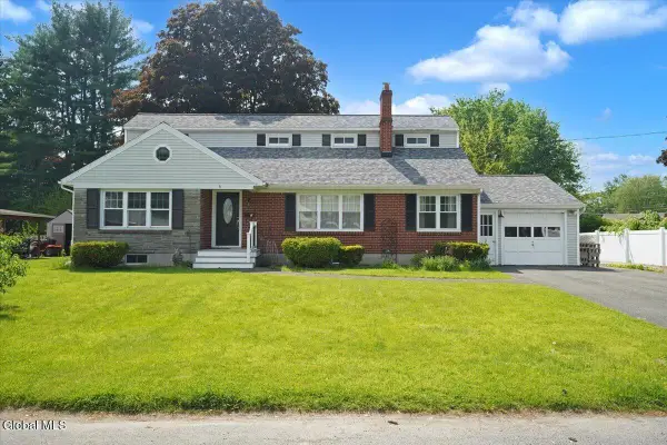 7 Silversmith Lane, Rotterdam, NY 12306