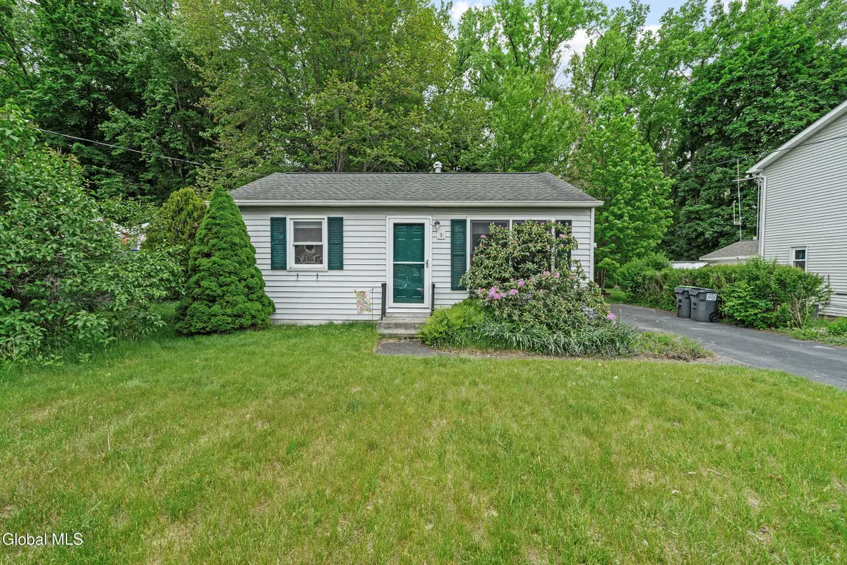 5 Mary Hadge Drive, Colonie, NY 12309 - #1