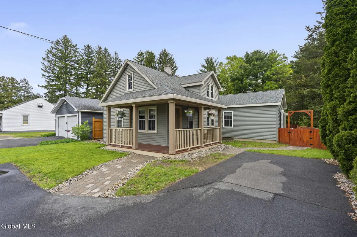 1820 Helderberg Avenue, Rotterdam, NY 12306 - #1