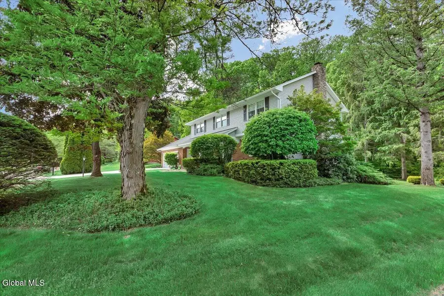 8 Upper Ball Court, Menands, NY 12204 - #2