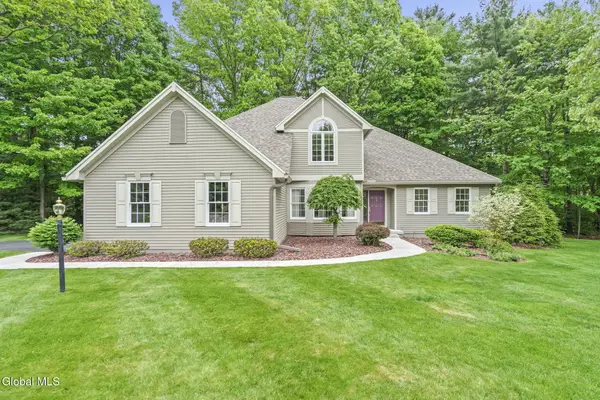 6 Ashley Place, Saratoga Springs, Outside, NY 12866