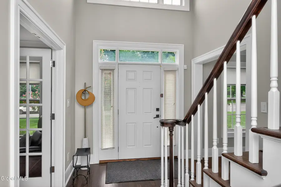 9 Owasco Court, Niskayuna, NY 12309 - #3