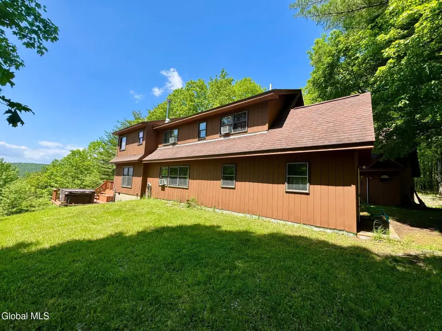 17 Ridgecrest Way, Whitehall, NY 12887 - #3