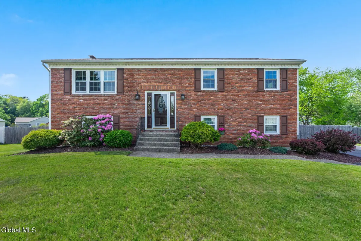 19 Midway Drive, Colonie, NY 12205 - #1