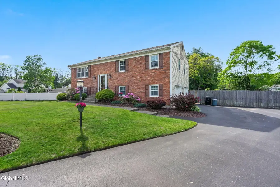 19 Midway Drive, Colonie, NY 12205 - #3