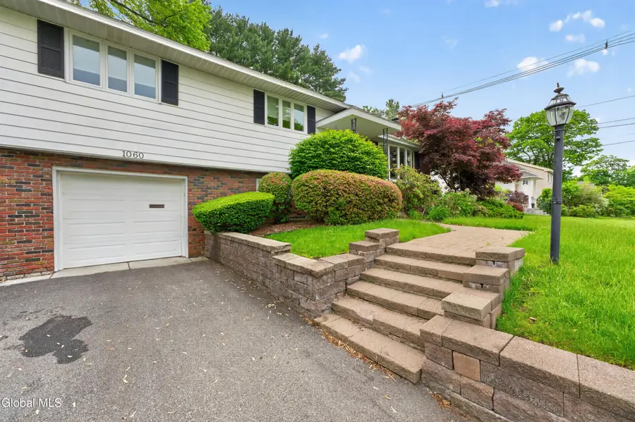 1060 Cornelius Avenue, Niskayuna, NY 12309 - #2