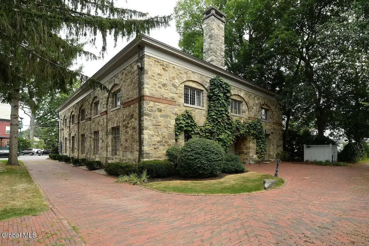 14 Talford Place #UNIT 2, Saratoga Springs, NY 12866 - #1