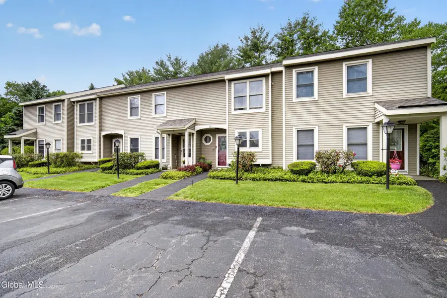 10 Redcoat Court, Halfmoon, NY 12065 - #2