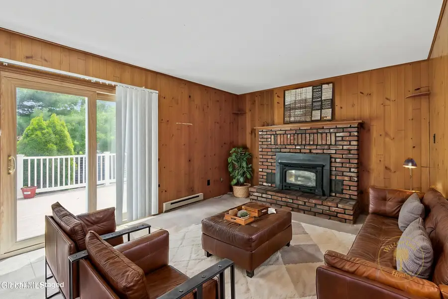 756 Hampshire Seat, Niskayuna, NY 12309 - #3
