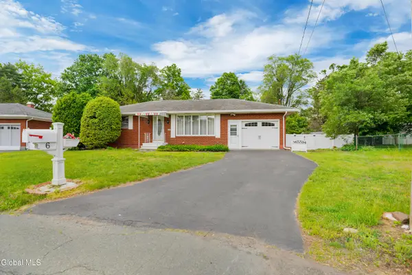 6 Deerwood Drive, Colonie, NY 12205