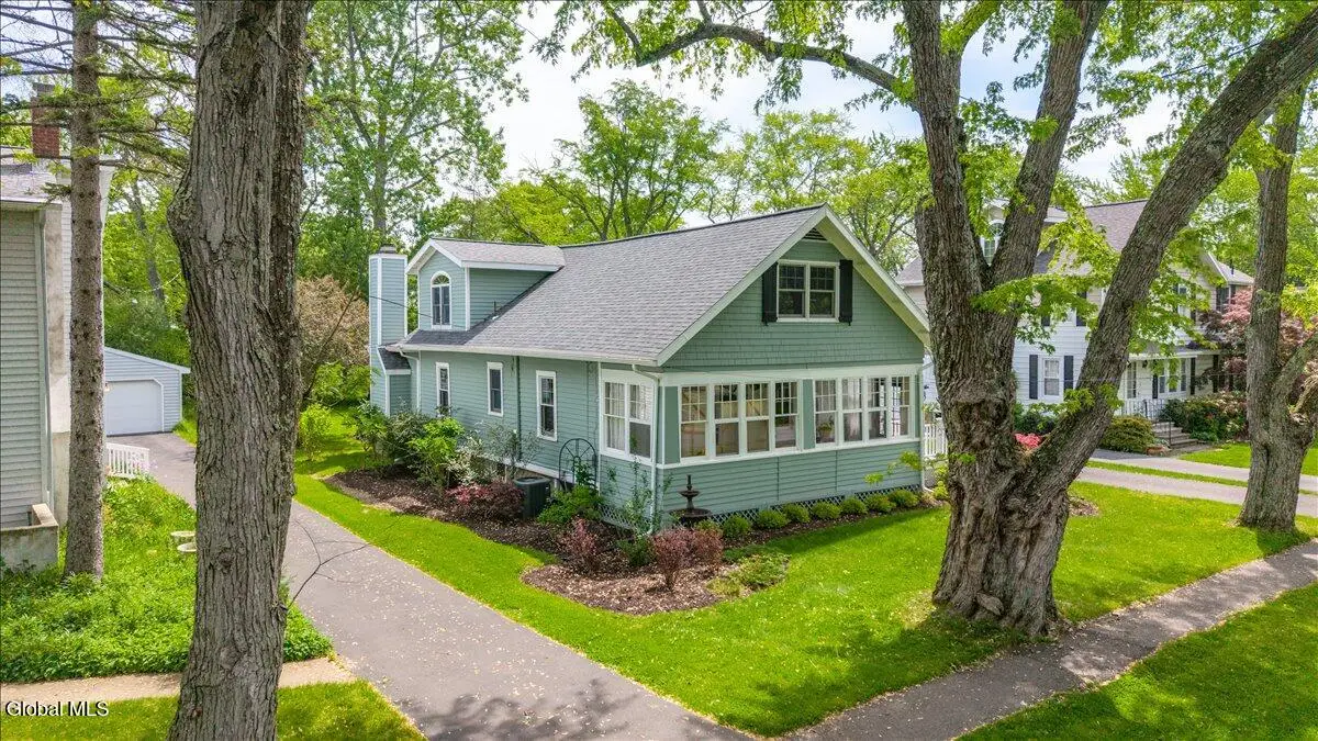 15 Burhans Place, Bethlehem, NY 12054 - #1