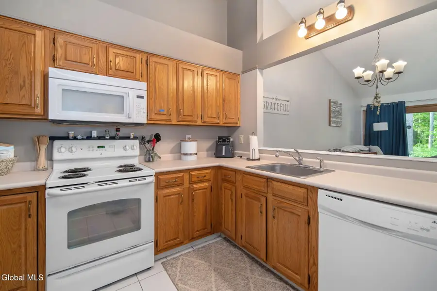 4034 Georgetown Square, Guilderland, NY 12303 - #2