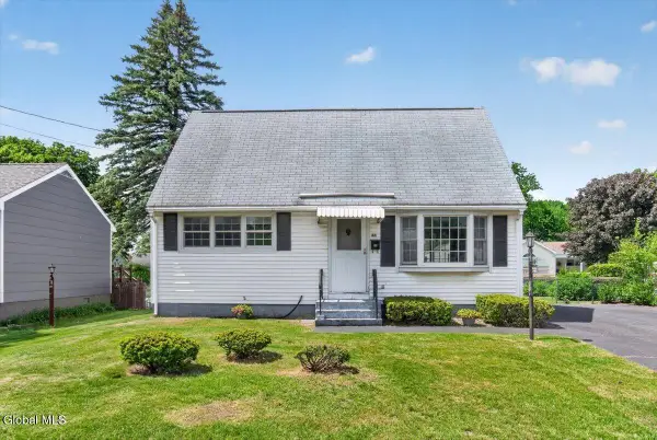 48 Munro Court, Troy, NY 12180