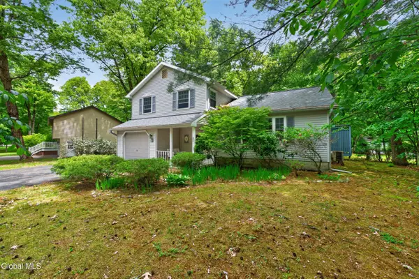 42 Wineberry Lane, Malta, NY 12020