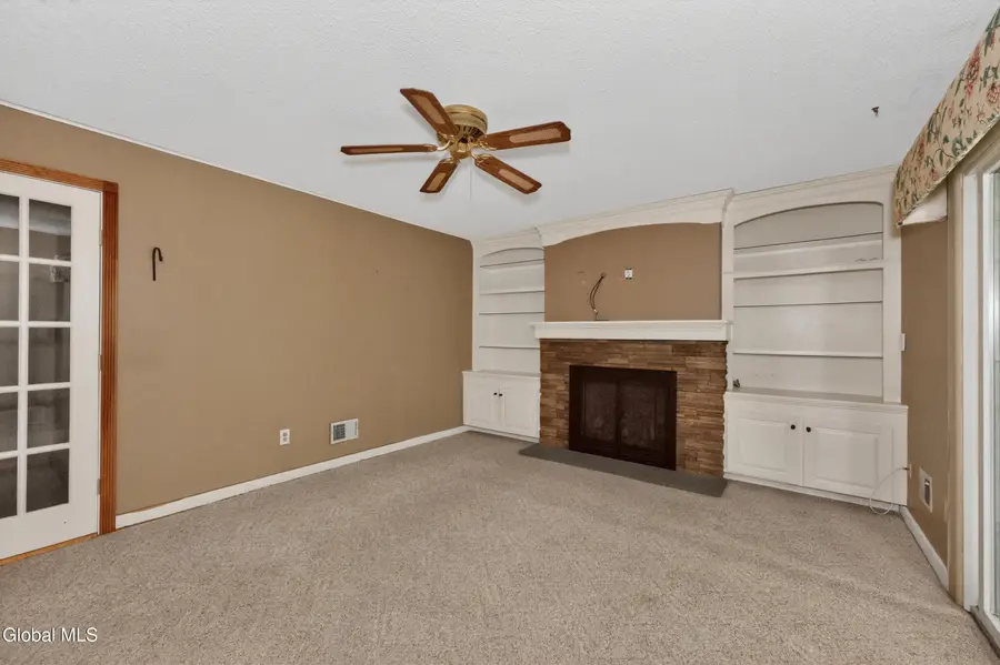 42 Wineberry Lane, Malta, NY 12020 - #2
