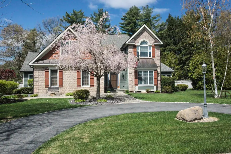27 Arrowhead Road, Saratoga Springs, NY 12866 - #2