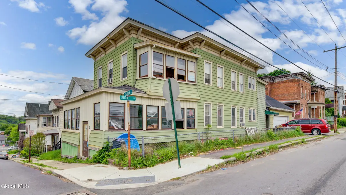 20 Garden Street, Amsterdam, NY 12010 - #1