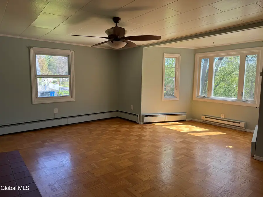 18 Bellevue Avenue, Gloversville, NY 12078 - #2