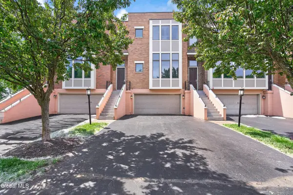 4 Bryn Mawr Court, Albany, NY 12211