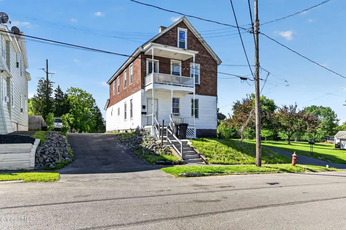 3 Young Avenue, Amsterdam, NY 12010 - #1