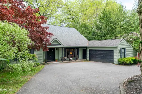 10 Longwood Drive, Saratoga Springs, NY 12866