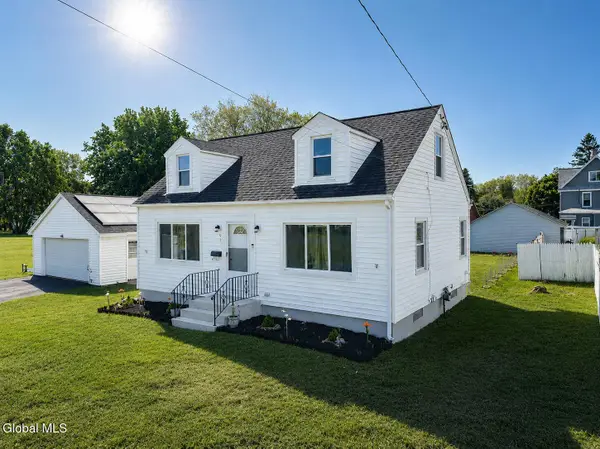 90 Clizbe Avenue, Amsterdam, NY 12010