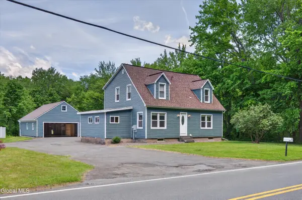 162 Clamsteam Road, Halfmoon, NY 12065