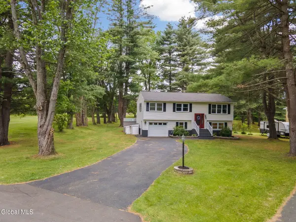 247 Pinewood Drive, Guilderland, NY 12303