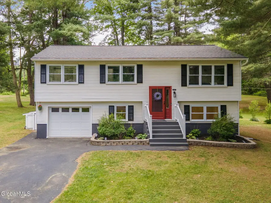247 Pinewood Drive, Guilderland, NY 12303 - #2
