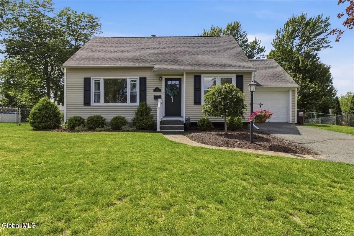 33 Glennon Road, Latham, NY 12110 - #1