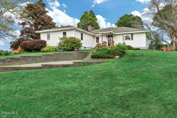 14 Nys Route 423, Stillwater, NY 12170