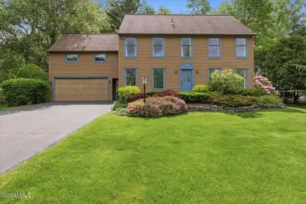 908 Mohegan Road, Niskayuna, NY 12309