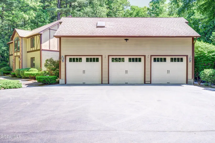 16 Innisbrook Drive, Clifton Park, NY 12065 - #3