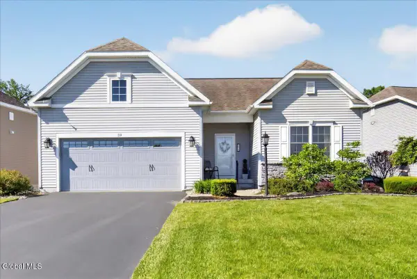59 Somerset Drive, Halfmoon, NY 12118