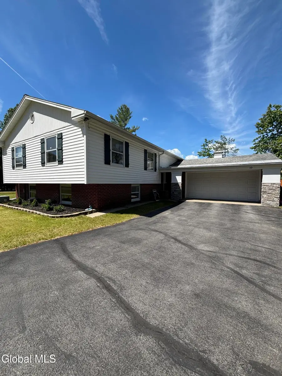 10 Merritt Road, Queensbury, NY 12804 - #2