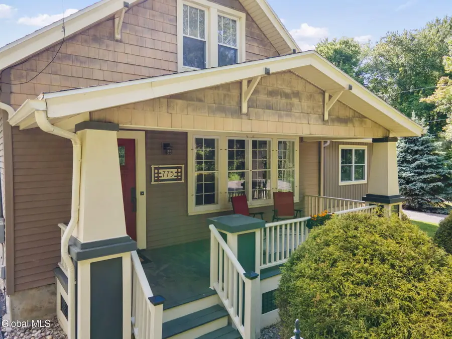 775 St Davids Lane, Niskayuna, NY 12309 - #3