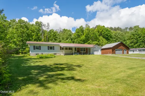 197 Lakeside Drive, Mayfield, NY 12117