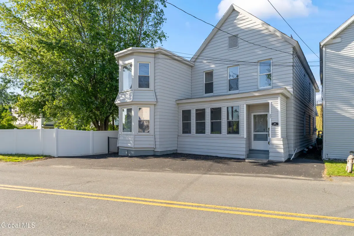 27 Mohawk Avenue, Waterford, NY 12188 - #1